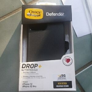 OtterBox Defender Series Black Case for iPhone 12/12 Pro